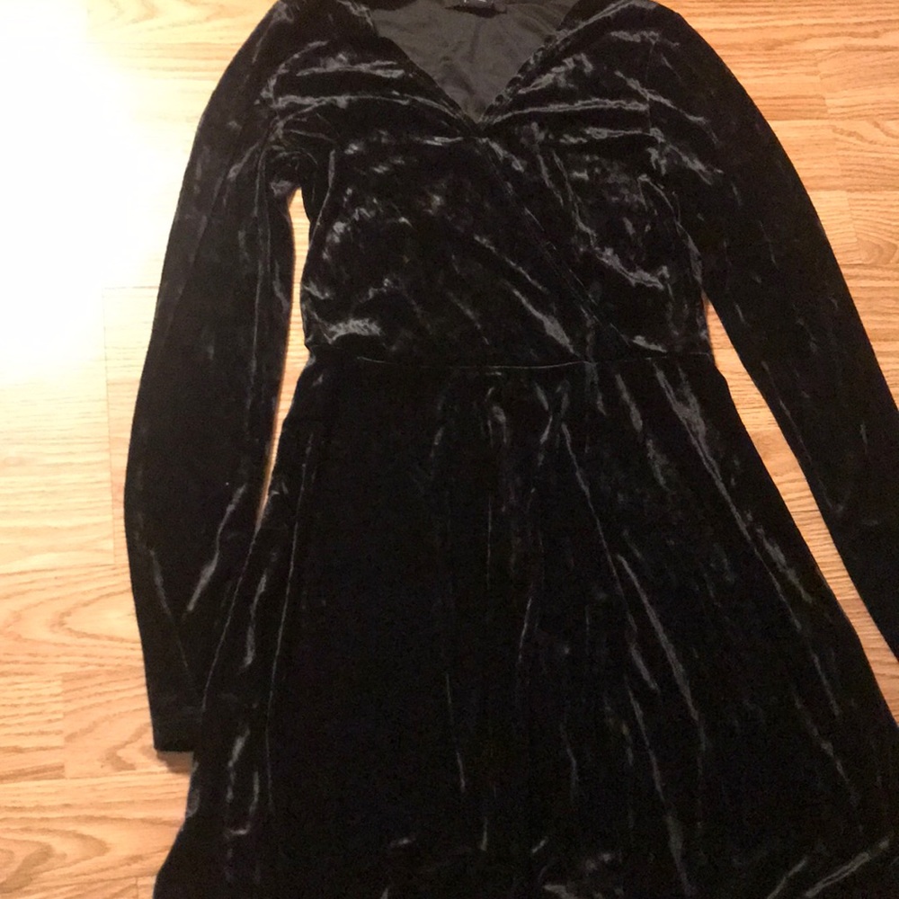 V neck long sleeve dress